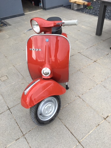 vespa rosso2.jpg