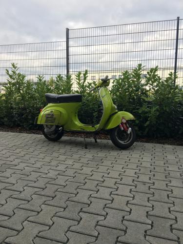 Vespa_V50_Verde_Mela_012.JPG