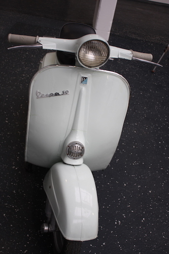 ClassicMoto24.de Vespa 50 Europagrün 0.JPG