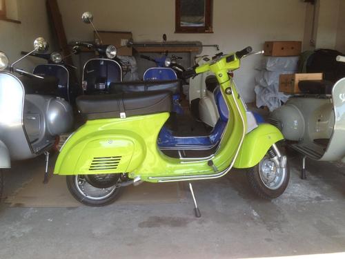 Vespa mele verde II.jpg