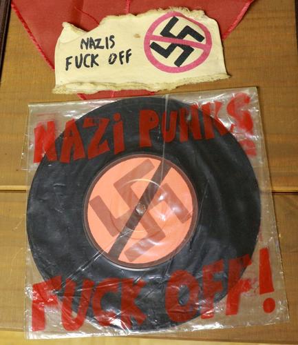 DeadKennedys-NazisFuckOff.thumb.jpg.8940c5d64d26445fd3cd522ed2a82bfb.jpg