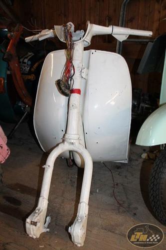 lambretta-150-li3-eibar-1967-neu-lackiert.jpg