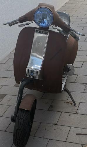 Vespa 1.jpg