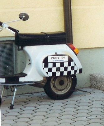 1499296923_FranzisVespa.jpg.b9efa9afdcc0a6970dc0a271607ba76a.jpg