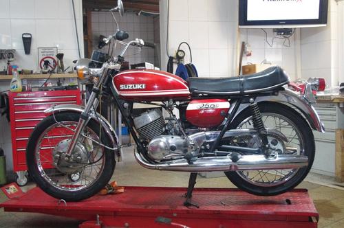 Suzuki_T250.thumb.JPG.d3fee69a886aef9ca1a99577ad52fa0e.JPG