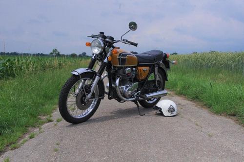 hondacb250.thumb.jpg.81bd15d8e646bd5c6f6d3dde32fede86.jpg