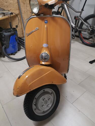 Vespa 1.jpg