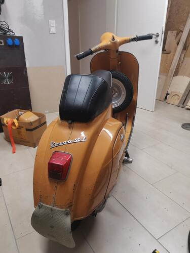 Vespa 2.jpg