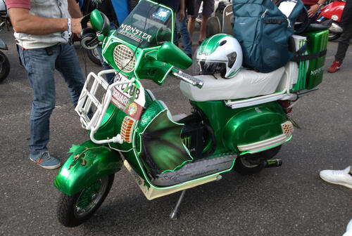 DragonVespa2.thumb.jpg.b3565d23b829662bf464a1d612f743e6.jpg