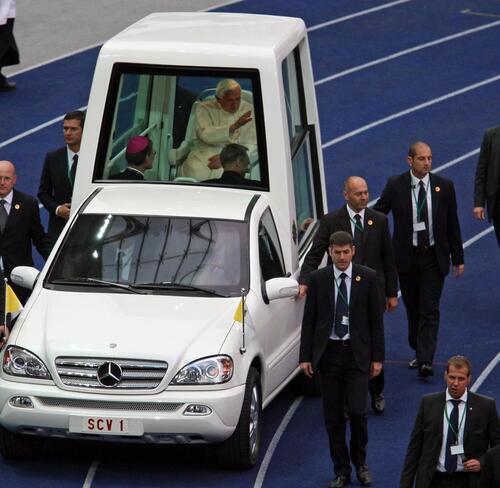 Pope-Benedict-XVI-Visits-Berlin.jpg