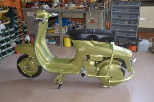 Lambretta12-scaled.thumb.jpg.70f0c3d4fce16f58ce6038a372fcf26f.jpg