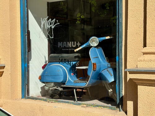 Vespa-1(1).thumb.jpeg.2379b3cdde57d91d29ed002f368e139a.jpeg