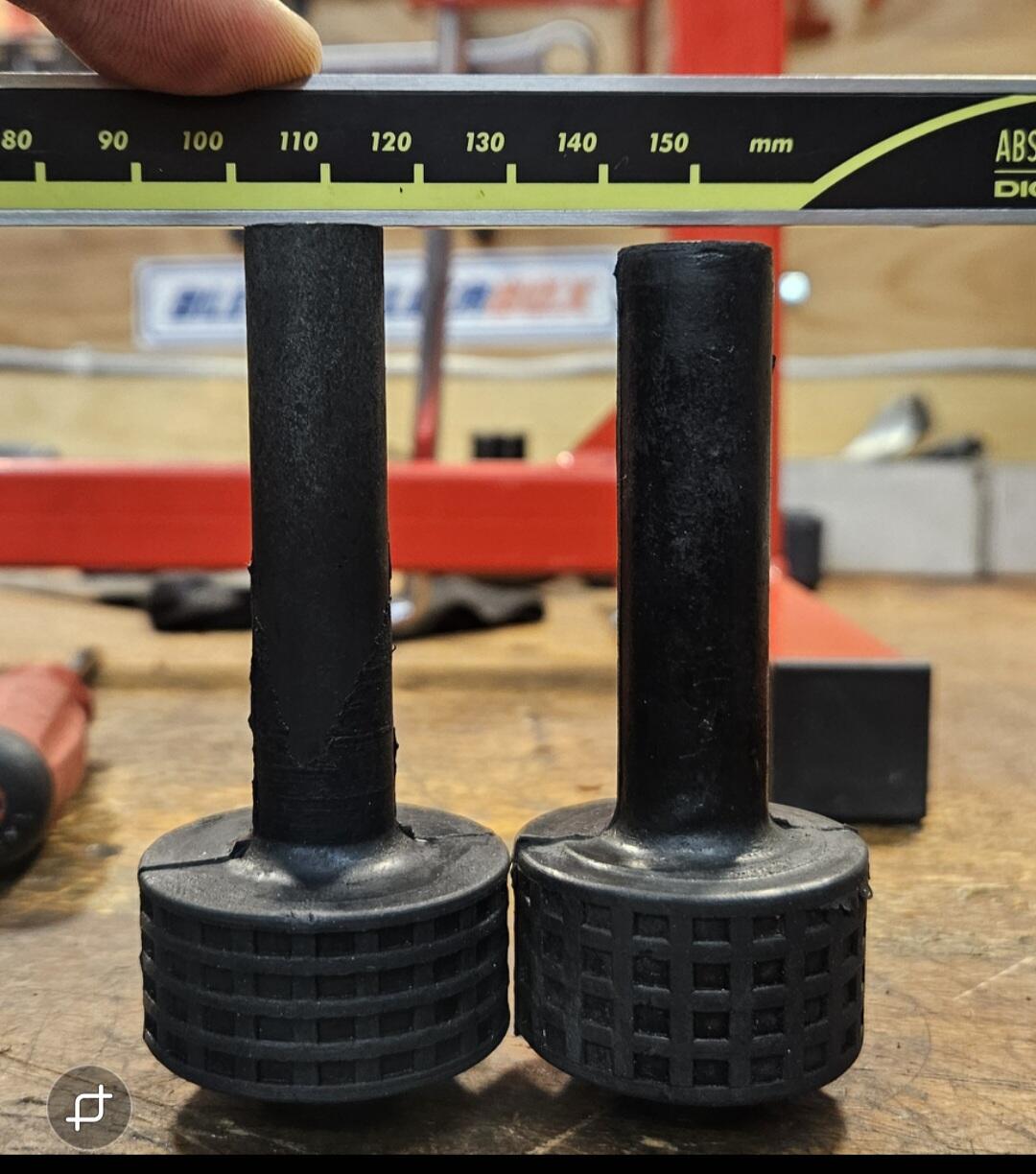 VIBRATIONEN: Erfahrungen und Tricks zum Verringern und Eliminieren - Vespa PX, T5, Cosa etc. - GSF - Das Vespa Lambretta Forum VIBRATIONEN: Erfahrungen und Tricks zum Verringern und Eliminieren - Vespa PX, T5, Cosa etc. - GSF - Das Vespa Lambretta Forum