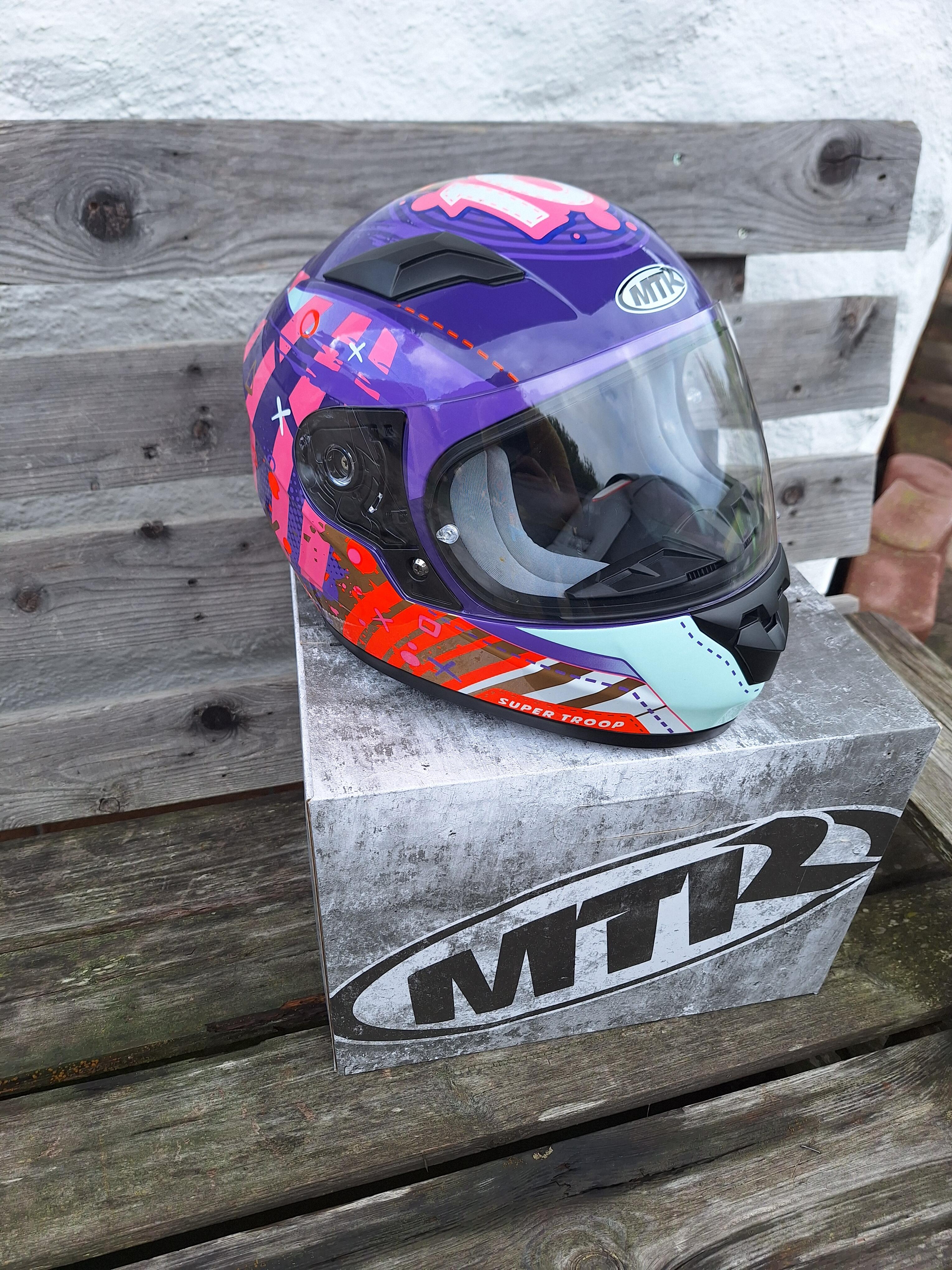 Biete Kinderhelm Integralhelm