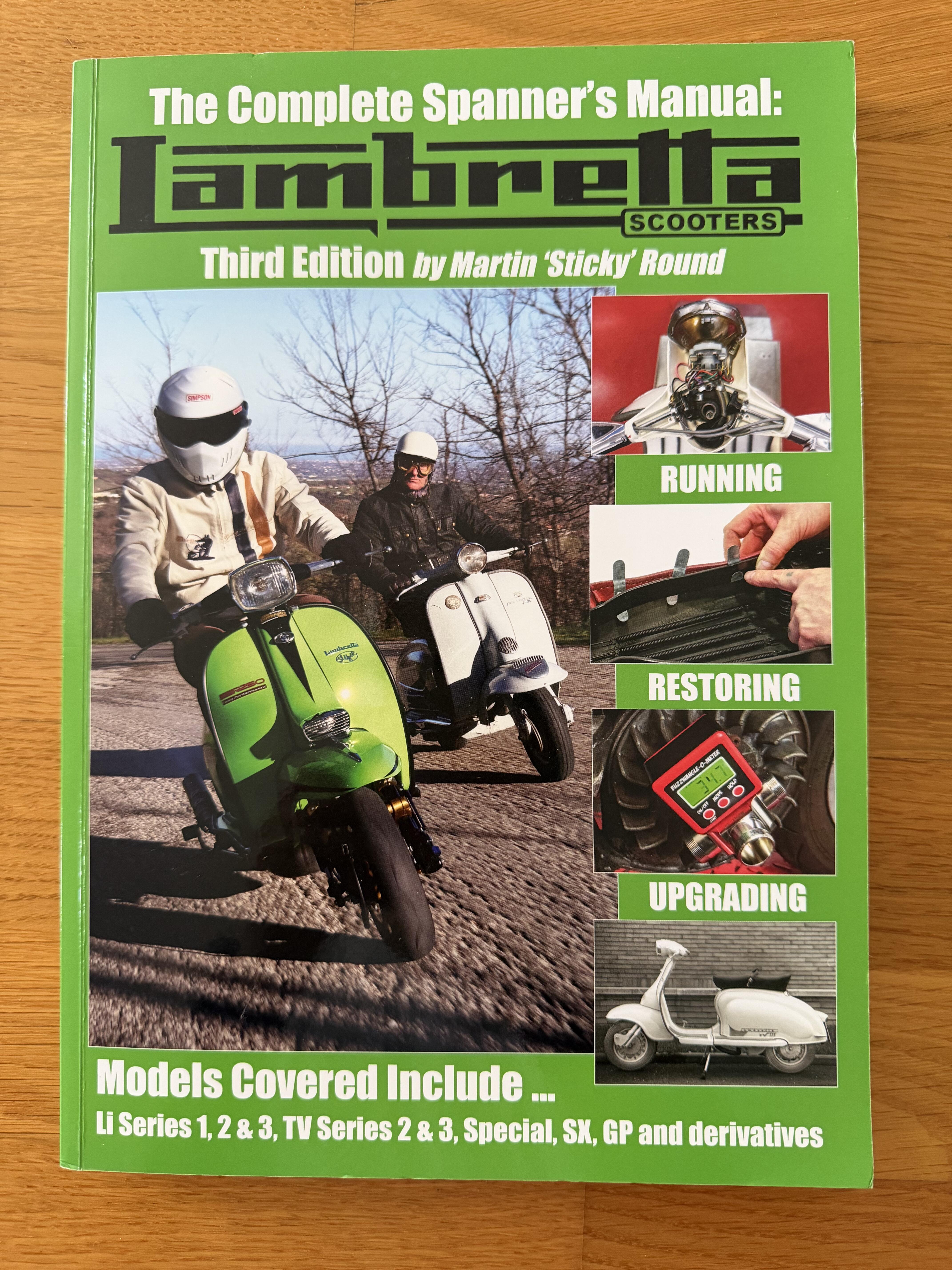 Diverse Lambretta Bücher von Sticky, Complete Spanners Guide 3. E. und Kit Book