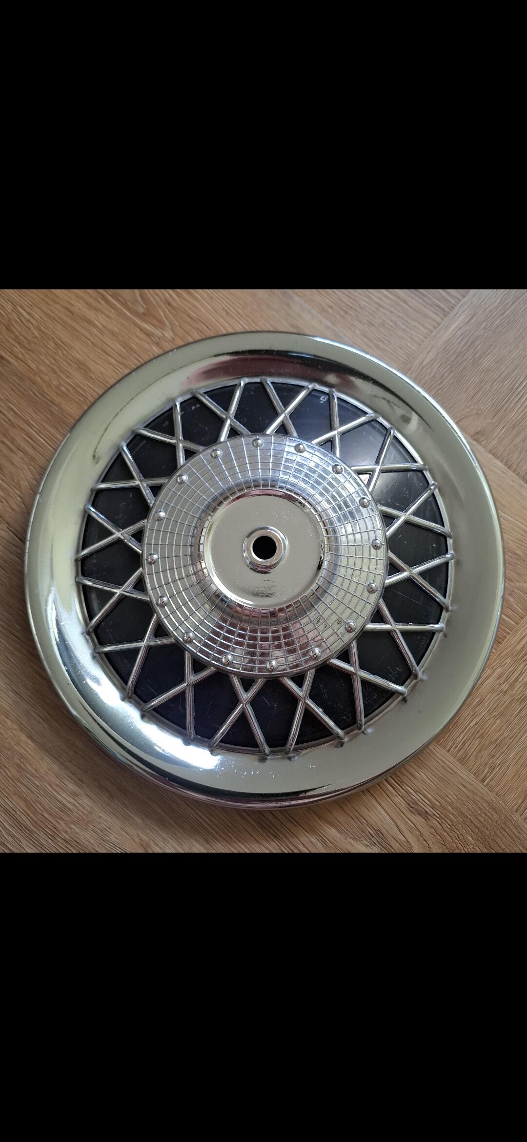 Radkappe Vigano 10 Zoll gesucht!