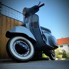 Vespa_Flo